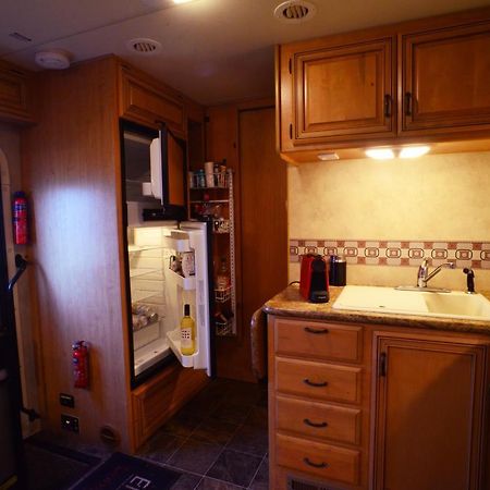 Luxury American Rv With Hot Tub West Chiltington Ngoại thất bức ảnh