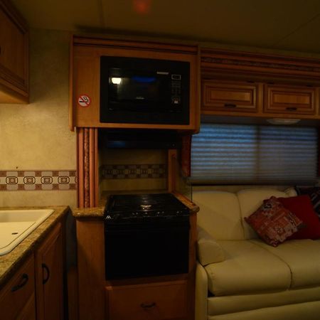 Luxury American Rv With Hot Tub West Chiltington Ngoại thất bức ảnh