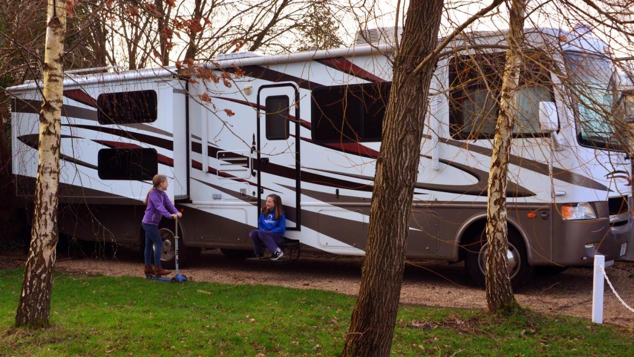 Luxury American Rv With Hot Tub West Chiltington Ngoại thất bức ảnh