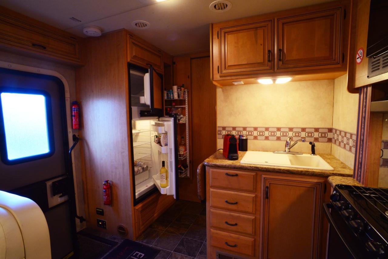 Luxury American Rv With Hot Tub West Chiltington Ngoại thất bức ảnh